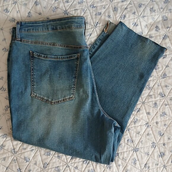 Terra & Sky Women's 24W Plus Size Step Hem Straight Leg Jeans - Picture 1 of 10